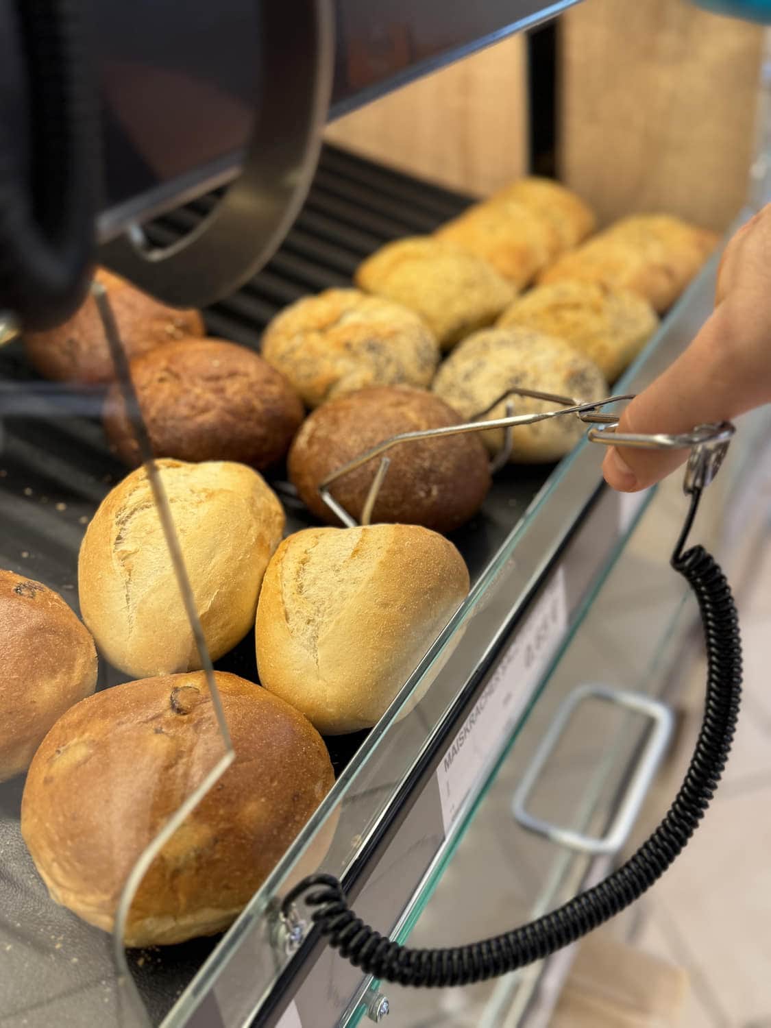 Brötchen in der Auslage