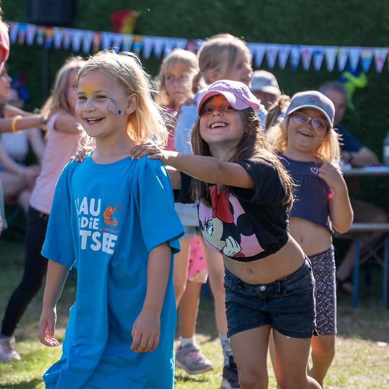 Kinderfeest met geschminkte gezichten