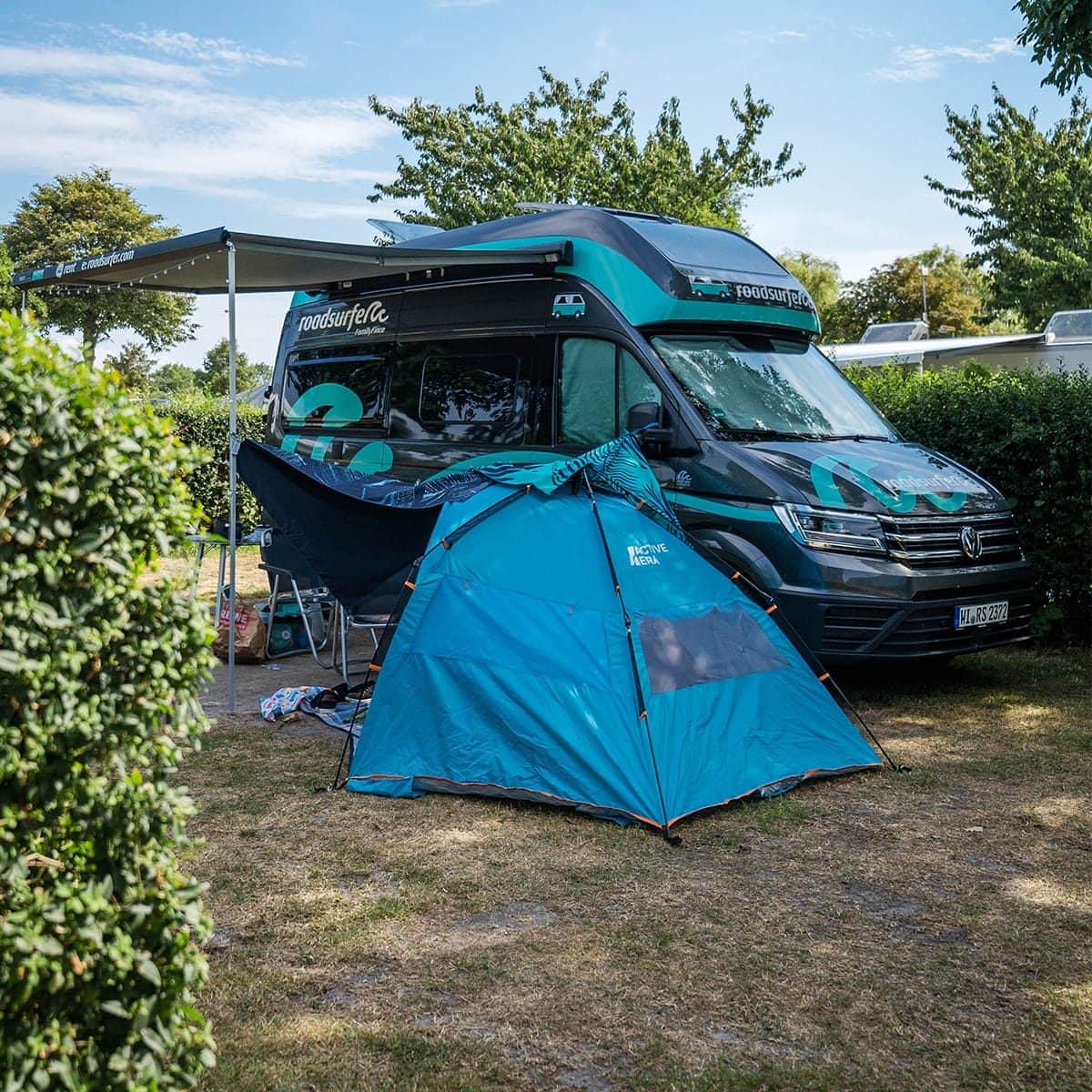 Heckenparzellierter Stellplatz im Grünen